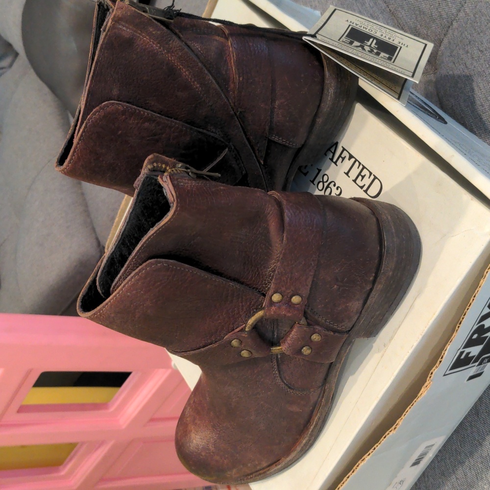 Brand New with Tag and Original Box   Frye Dean Harness.  Dark Brown.